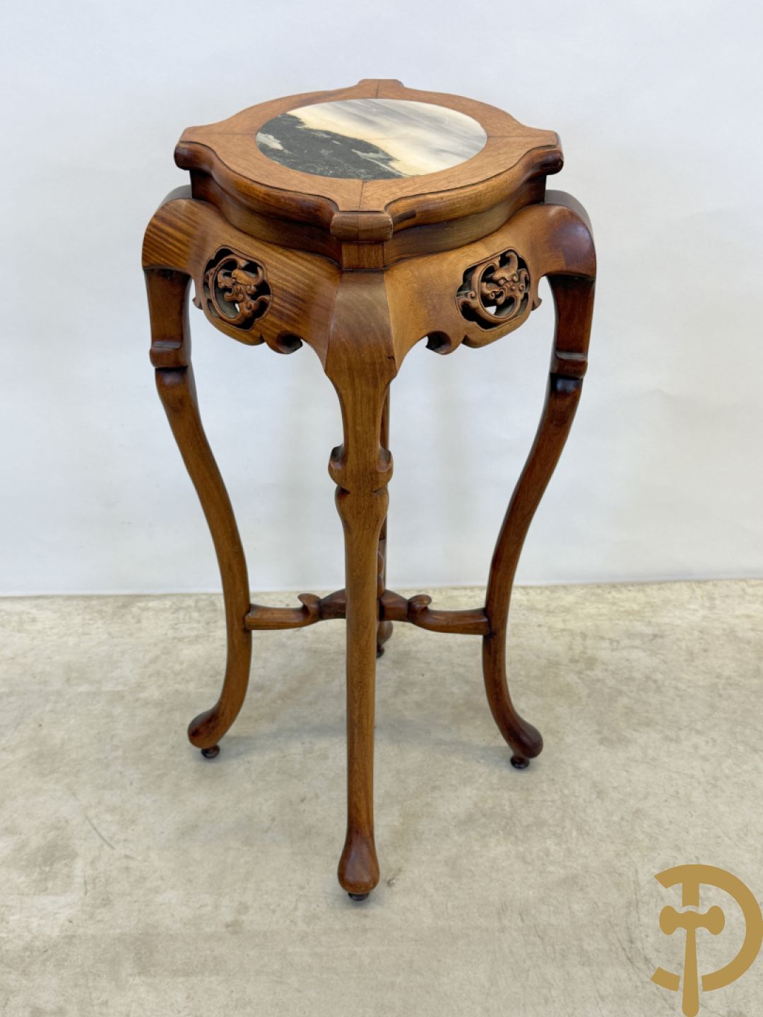 Chinese hardhouten sokkel