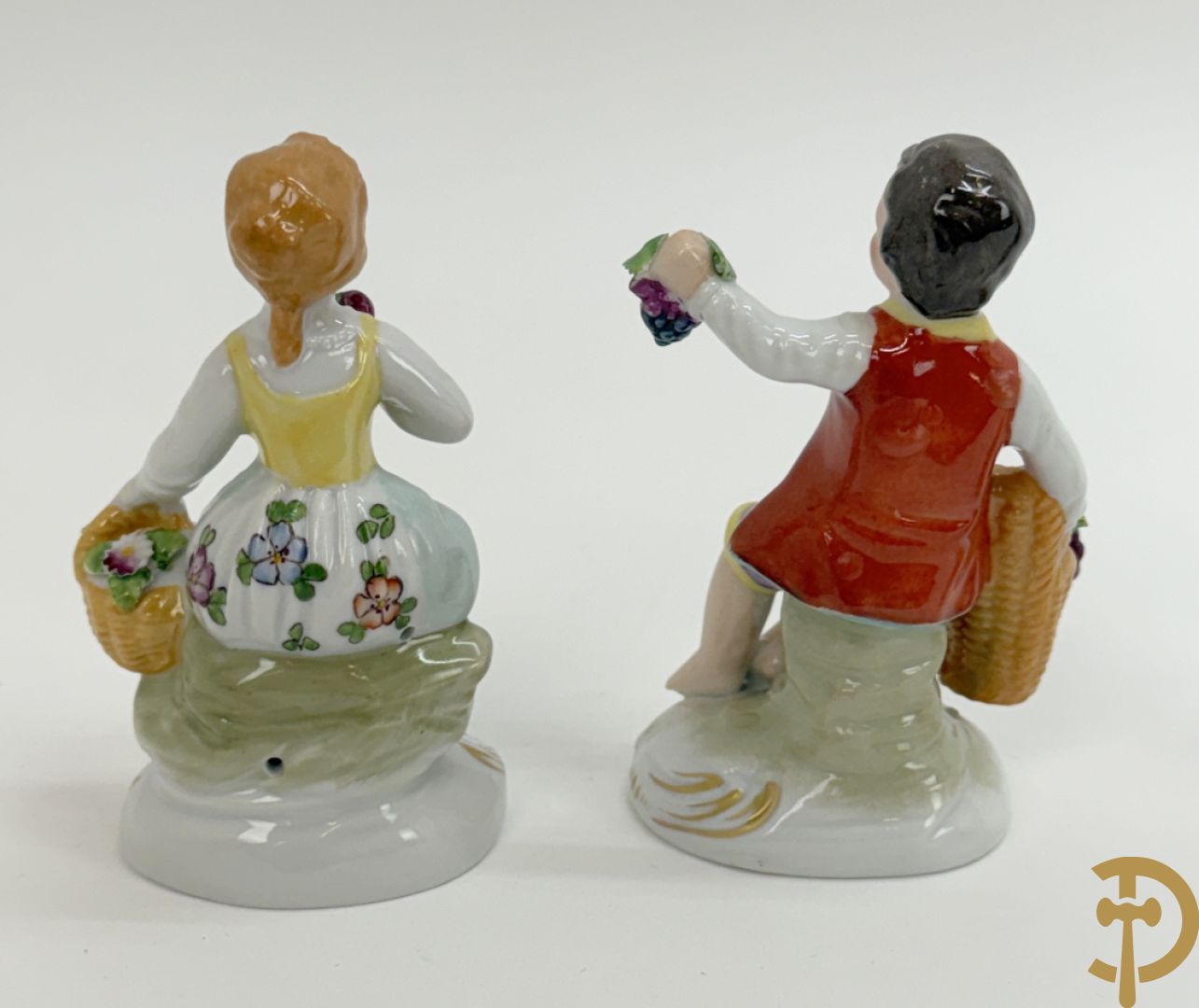 Vier porseleinen beeldjes 