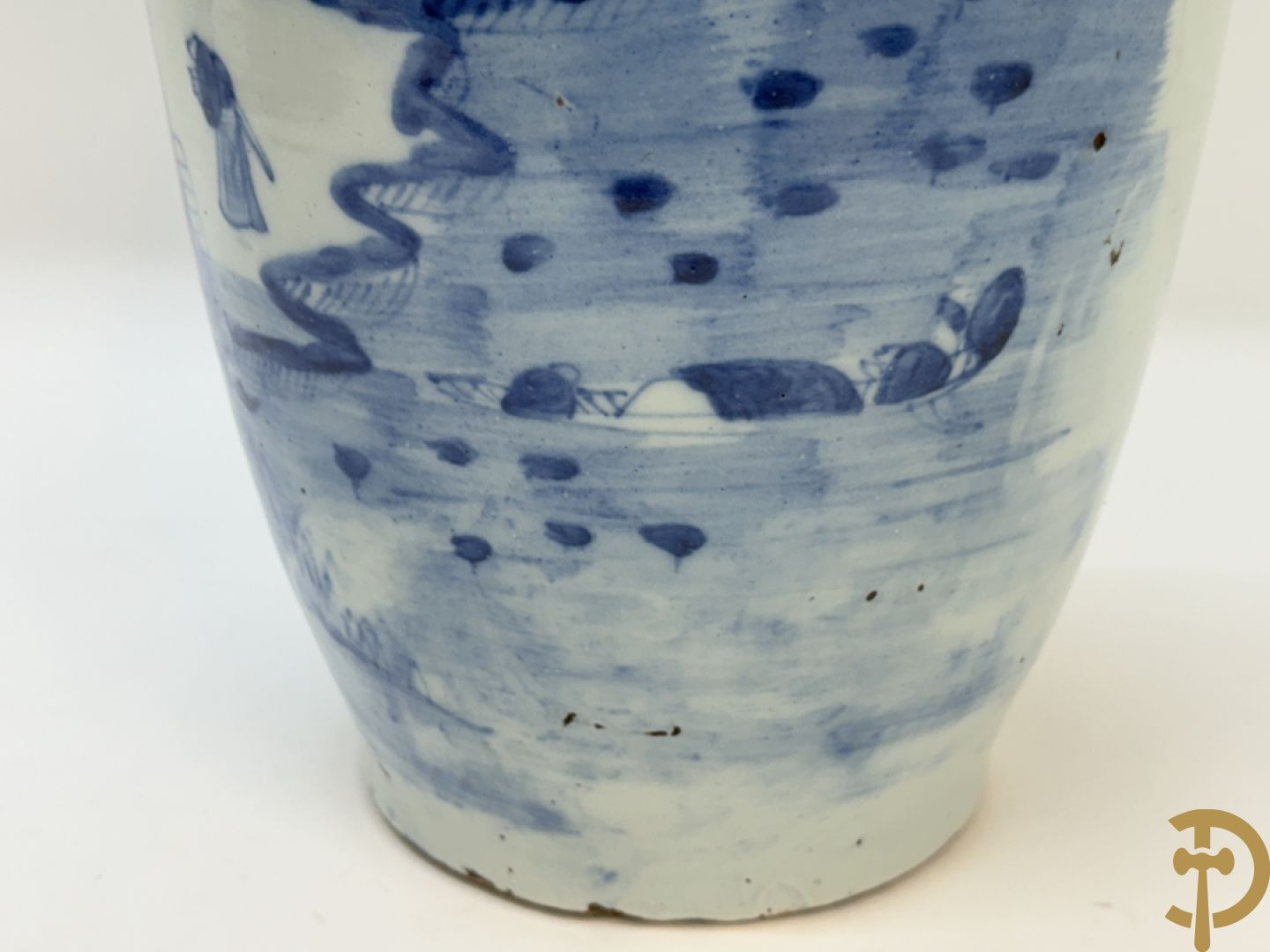 Paar Chinese blauw/wit vazen met geanimeerd huizendecor