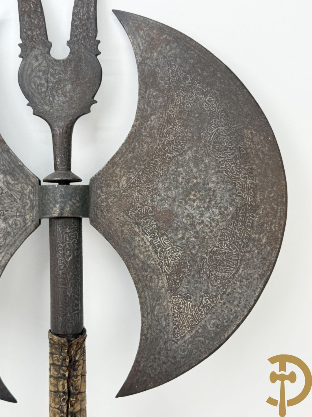 Ijzeren ceremoniële bewerkte dubbele Perzische Mahdist bijl of Tabar, 19e