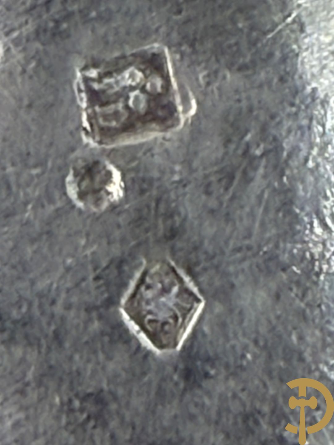 Zilveren koffiekan + bijhorende melk- en suikerpot, Louis XV stijl