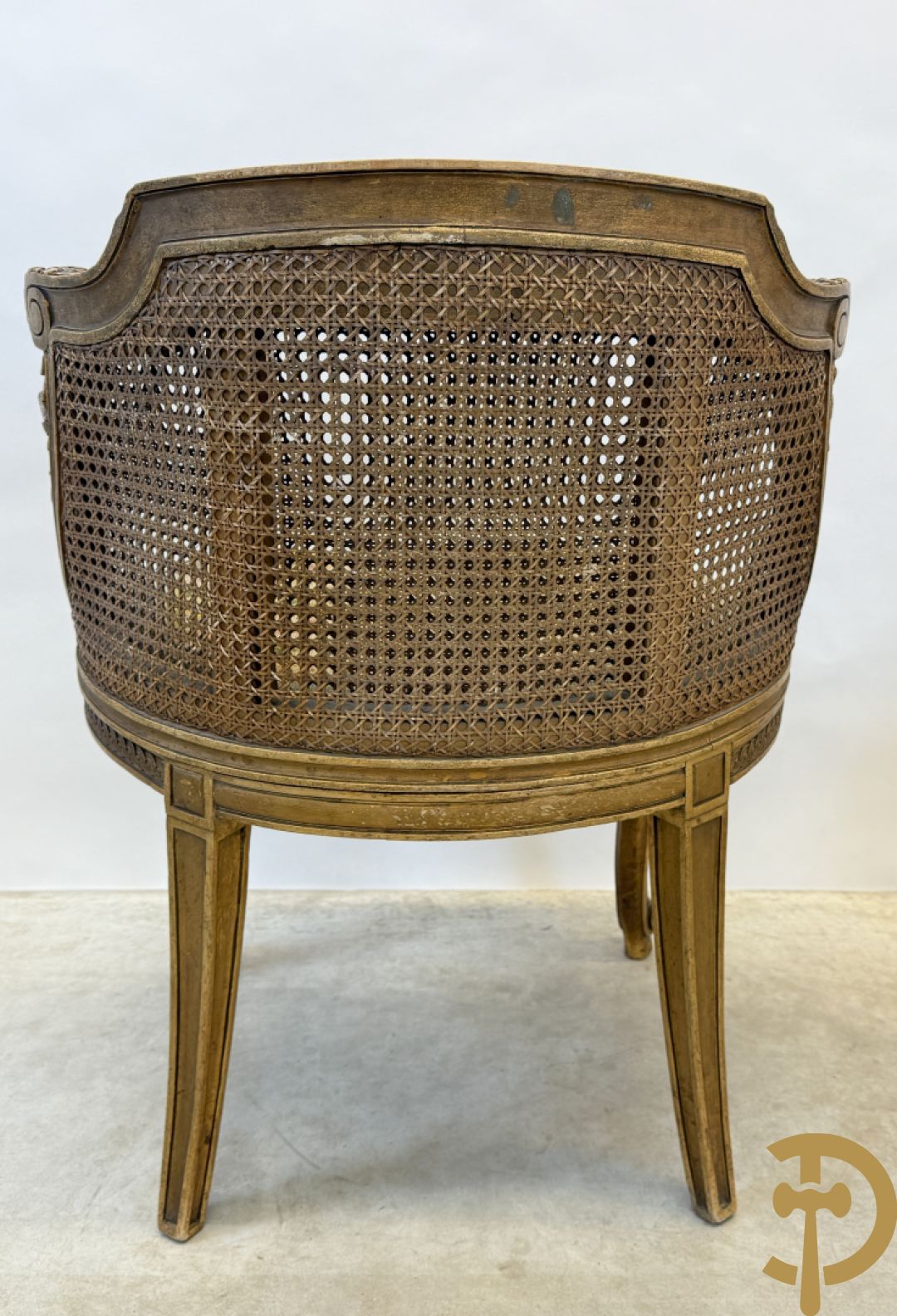 Paar bijzetzetels Louis XVI stijl met bloemenmotieven op voluutvormige poten, dubbel gecanneerd