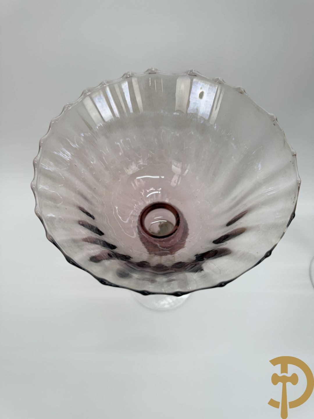 Roze mondgeblazen fluitvormige vaas + 2 Italiaanse getorste vazen