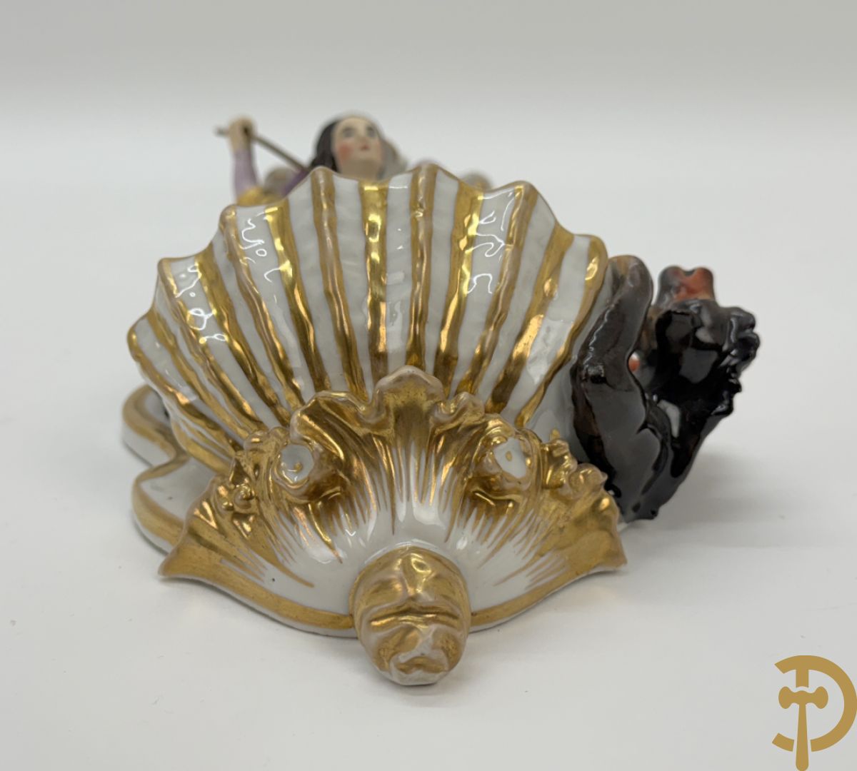 Meerkleurig Vieux Paris wijwatervat met Sint Michael doodt de draak