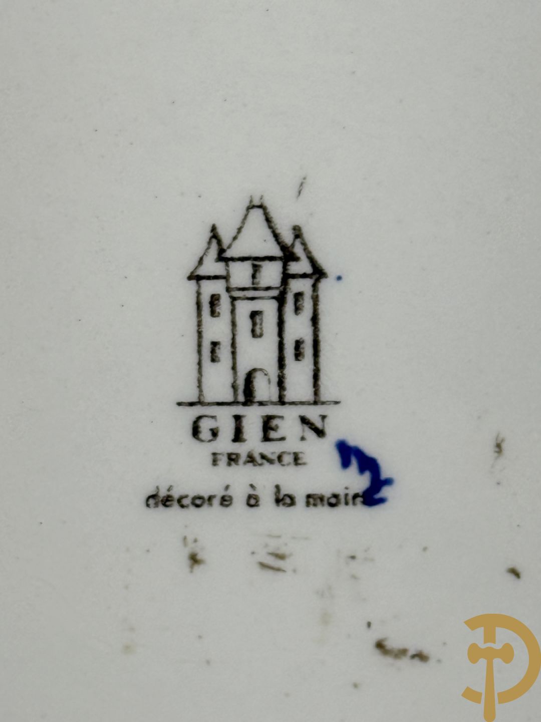 Gien schaal, 2 borden, coupe en 2 vazen met cupidodecor, decor 54