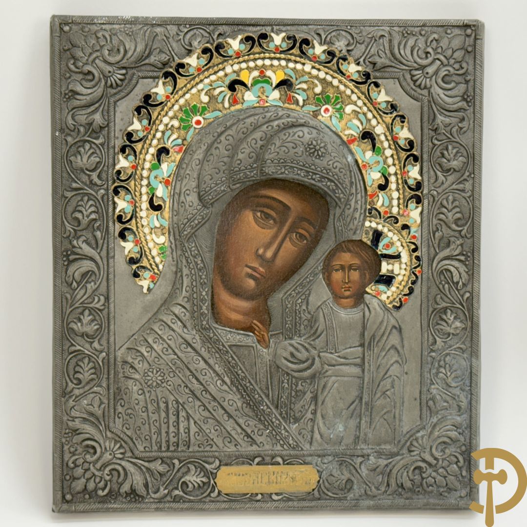 Russische ikoon met rizza en stralenkrans in cloisoné techniek