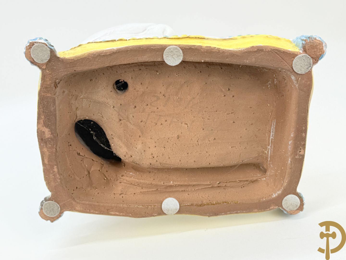 Italiaanse keramieken neergezeten witte windhond op kussen