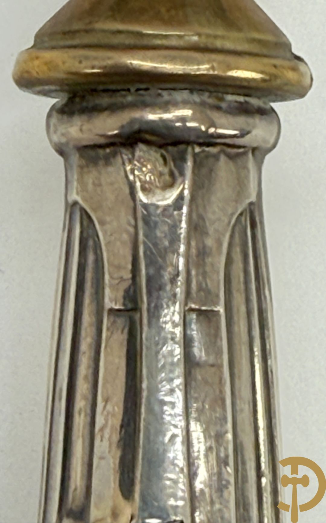 Schrijn met taartschep en 4 dessertvorkjes + 2 theezeefden + wildbestek