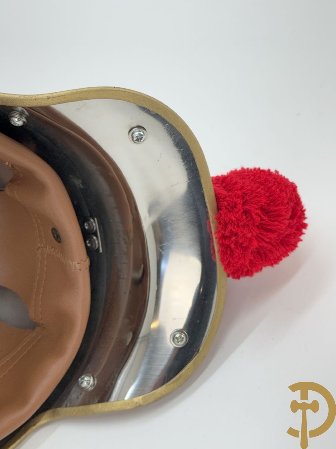 Metalen helm van de Republikeinse garde van de Ivoorkust