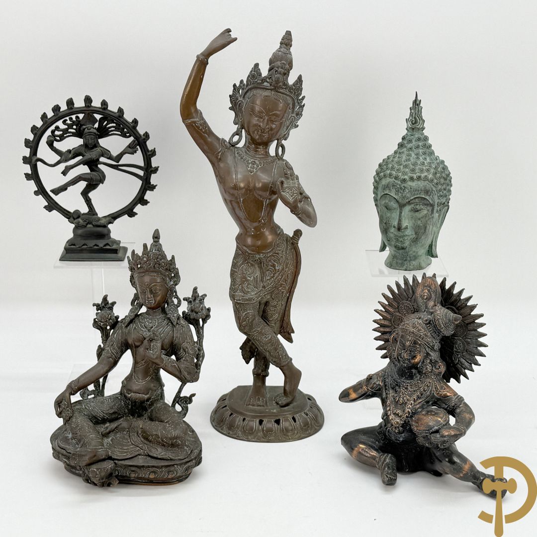 Bronzen dansende shiva + zittende bronzen boedhistische figuur + zittende boedhistische man met mand in zamak + bronzen boedhistisch boedhahoofd + bronzen shiva met 4 armen