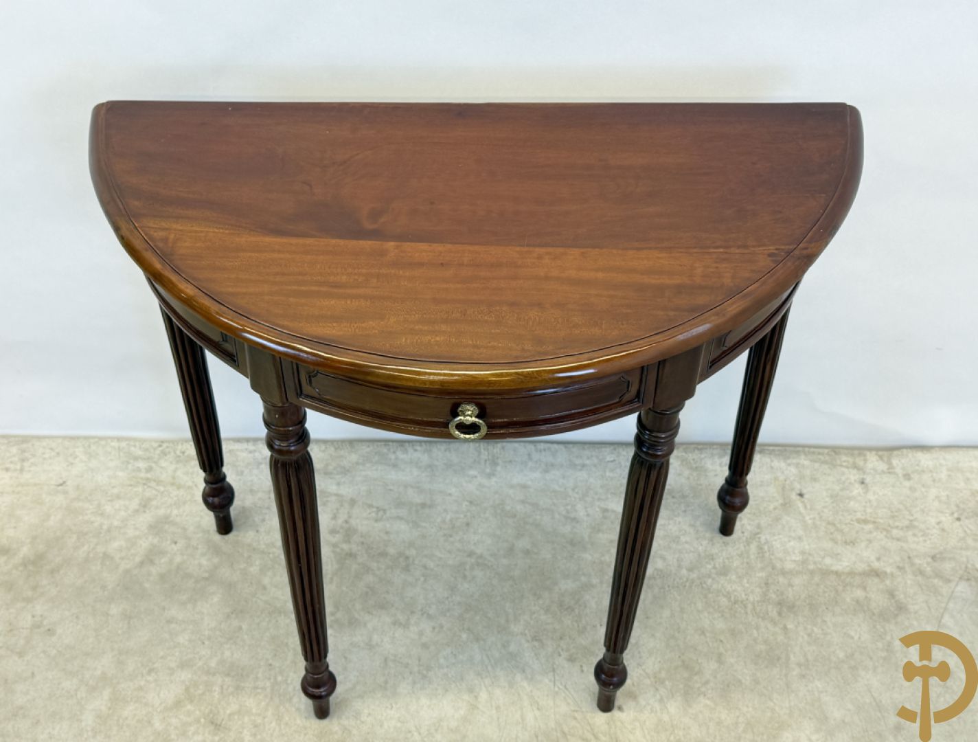 Notelaren halve maan console met lade