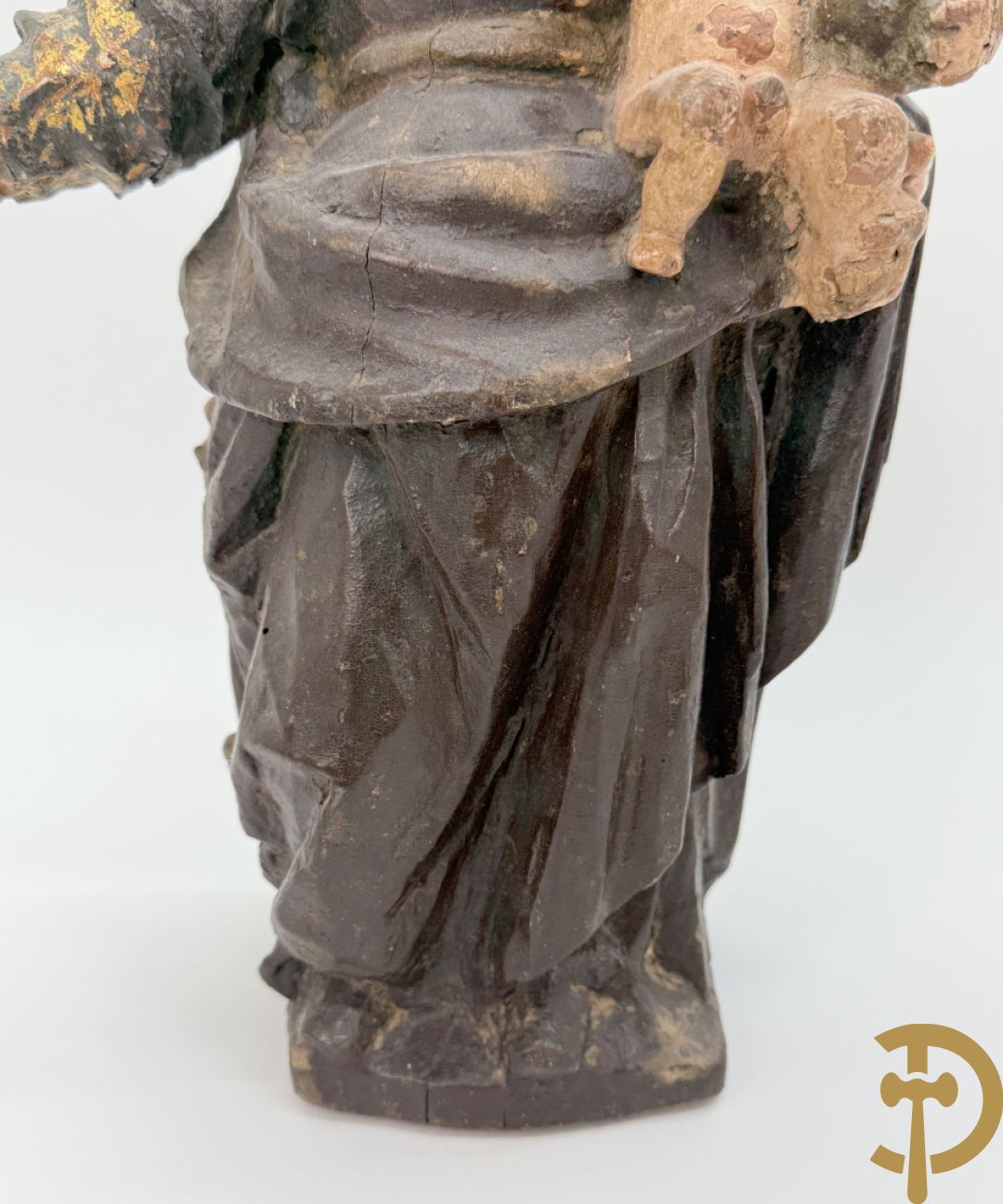 Gepolychromeerde houtsculptuur van Sint-Antonius met kind + gepolychromeerde houtgesculpteerde Madonna met kind + houtsculptuur van Sint-Jacob