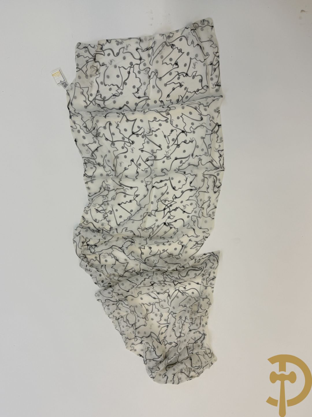 Vier foulards Nina Ricci (nooit gedragen komt uit winkel restant)