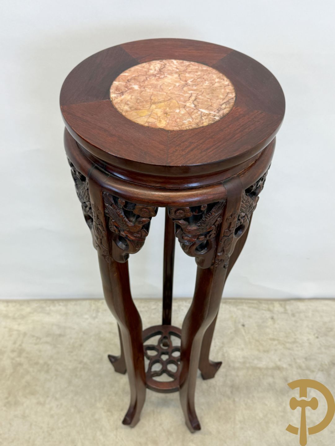 Chinese hardhouten lage sokkel + Chinese hardhouten hoge sokkel op 5 poten + Chinese hardhouten kleine sokkel