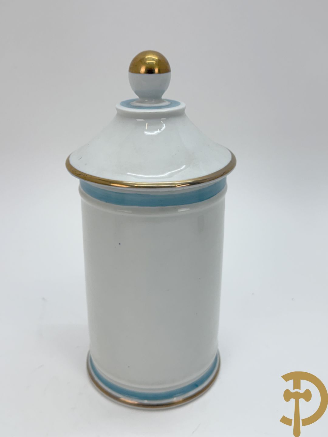 Varia porselein en keramiek : paar jardinières met zwanen, apothekerspot, 2 schenkkannen Franklin Mint en vaas Hutschenreuter