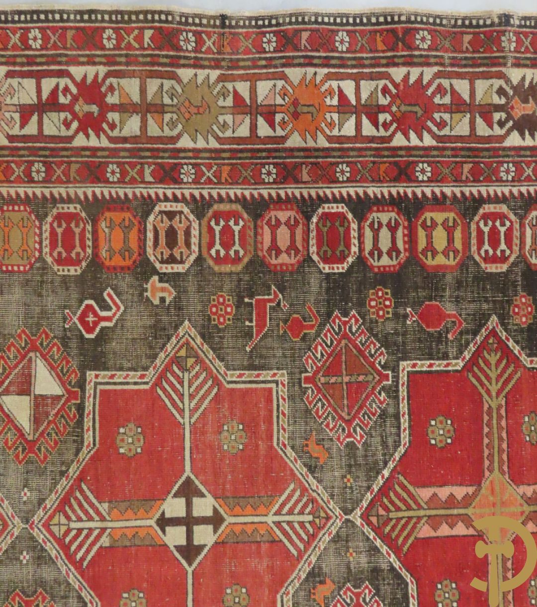 Antiek oosters handgeknoopt Kaukasus tapijt met geometrische patronen