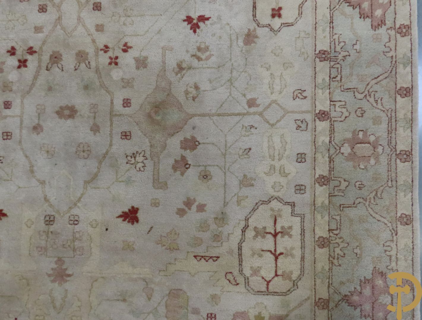 Oosters handgeknoopt tapijt met bloemenpatronen op beige fond, Oushak