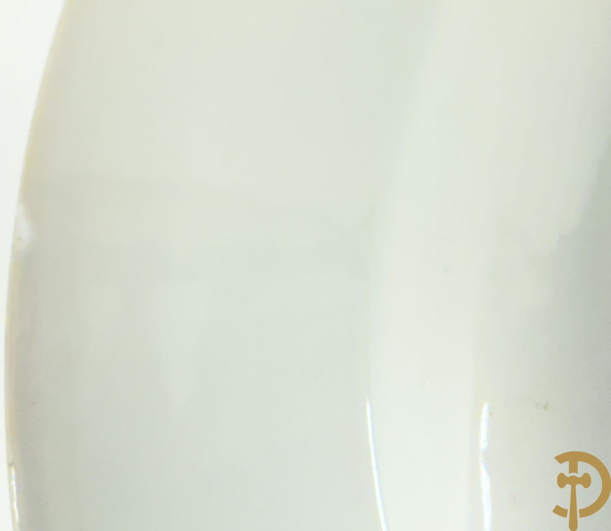 Acht Chinese porseleinen blauw/wit bordjes met bloemendecor, Kangxi