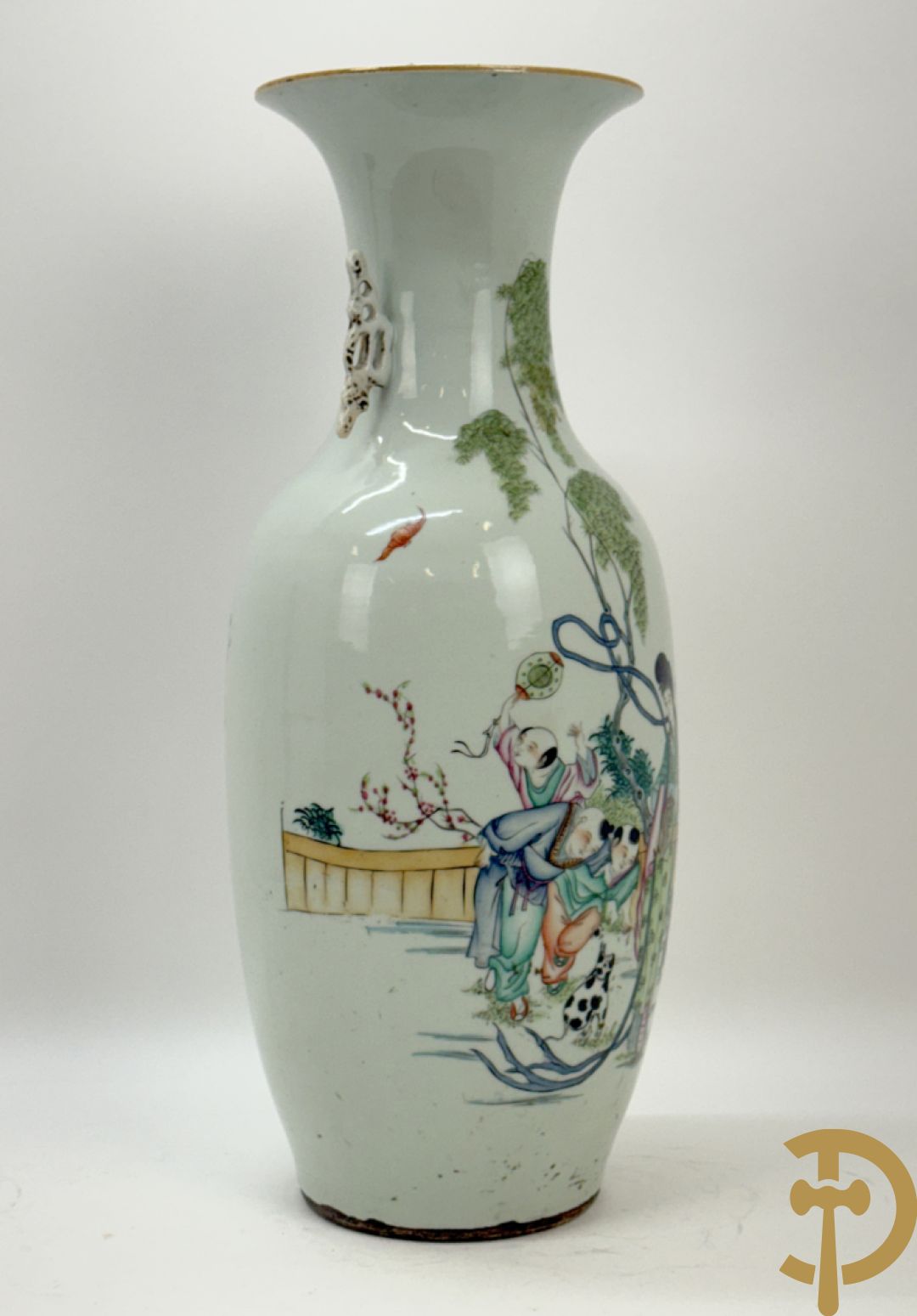 Chinese porseleinen vaas met decor van kinderen en geisha