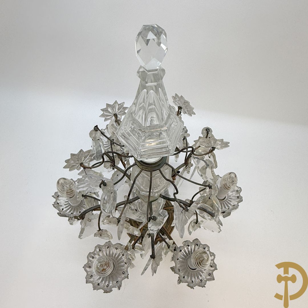 Kooperen girondole met 6 lichtpunten, bezet met kristallen bellen en bovenaan bekroond met pinakel