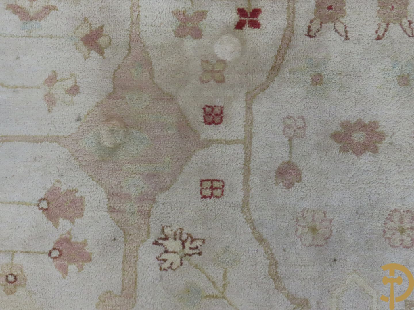 Oosters handgeknoopt tapijt met bloemenpatronen op beige fond, Oushak