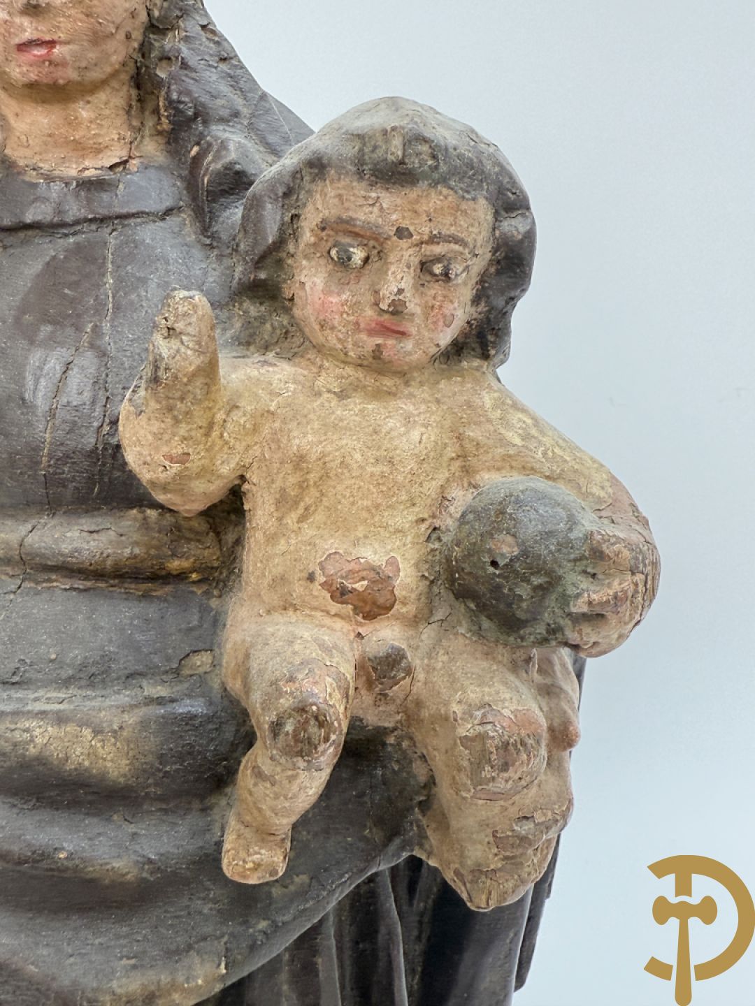 Gepolychromeerde houtsculptuur van Sint-Antonius met kind + gepolychromeerde houtgesculpteerde Madonna met kind + houtsculptuur van Sint-Jacob