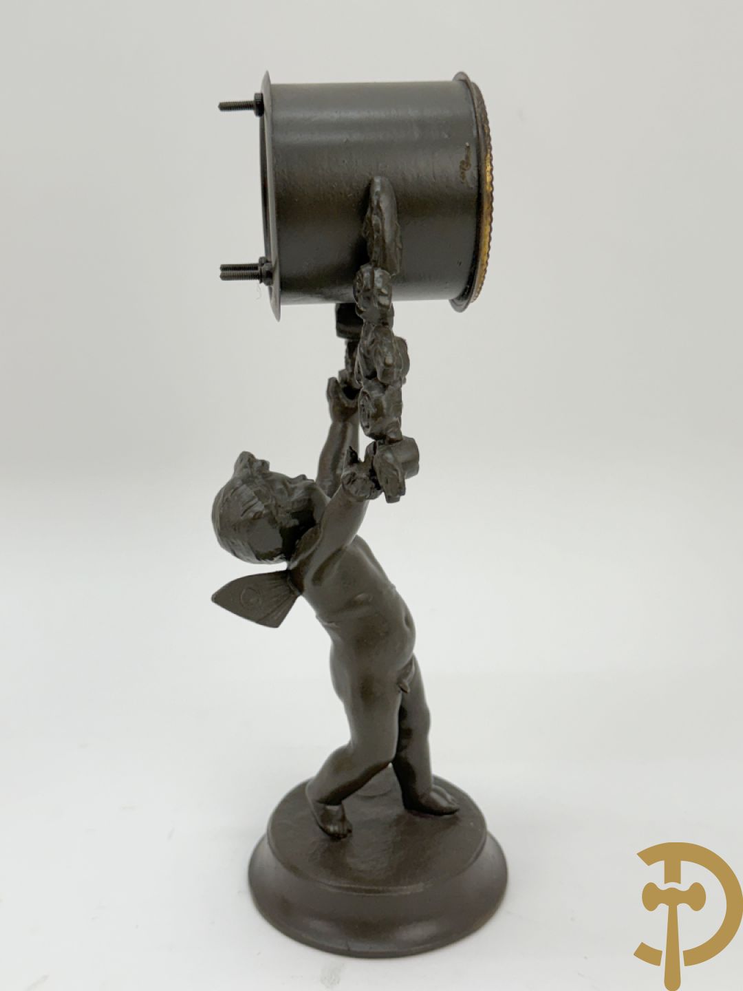 Zes miniatuurklokjes w.o. cupido houdende een pendule, marmeren kapelklokje, 2 reiswekkers, Napoleon III pendule in koper en zamak klokje