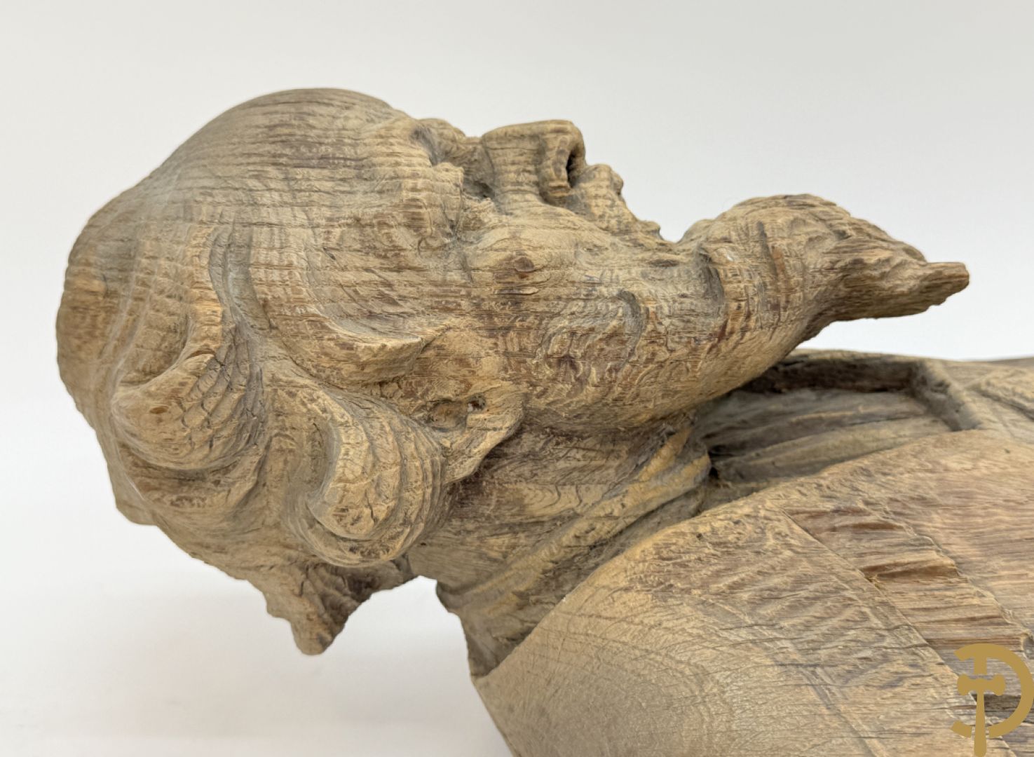 Houtgesculpteerd eiken basrelief karakterkop van man met baard + terra cotta karakterkop van man met baard, achteraan gemerkt Buster 