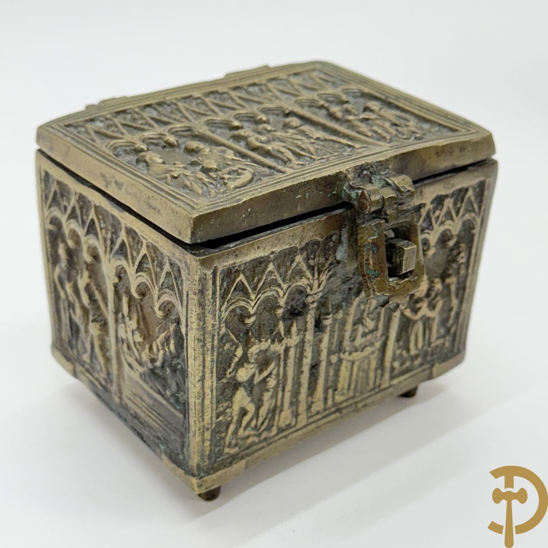 Vierdelige koperen Russische reisikoon + bronzen Neo Gotisch koffertje