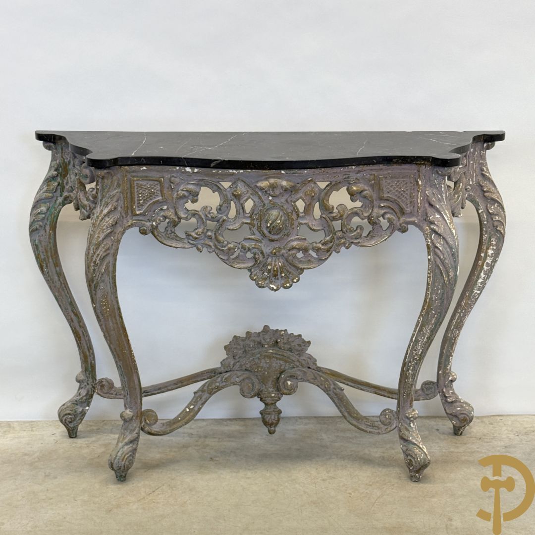 Gepatineerde Louis XV console met zwart marmeren blad