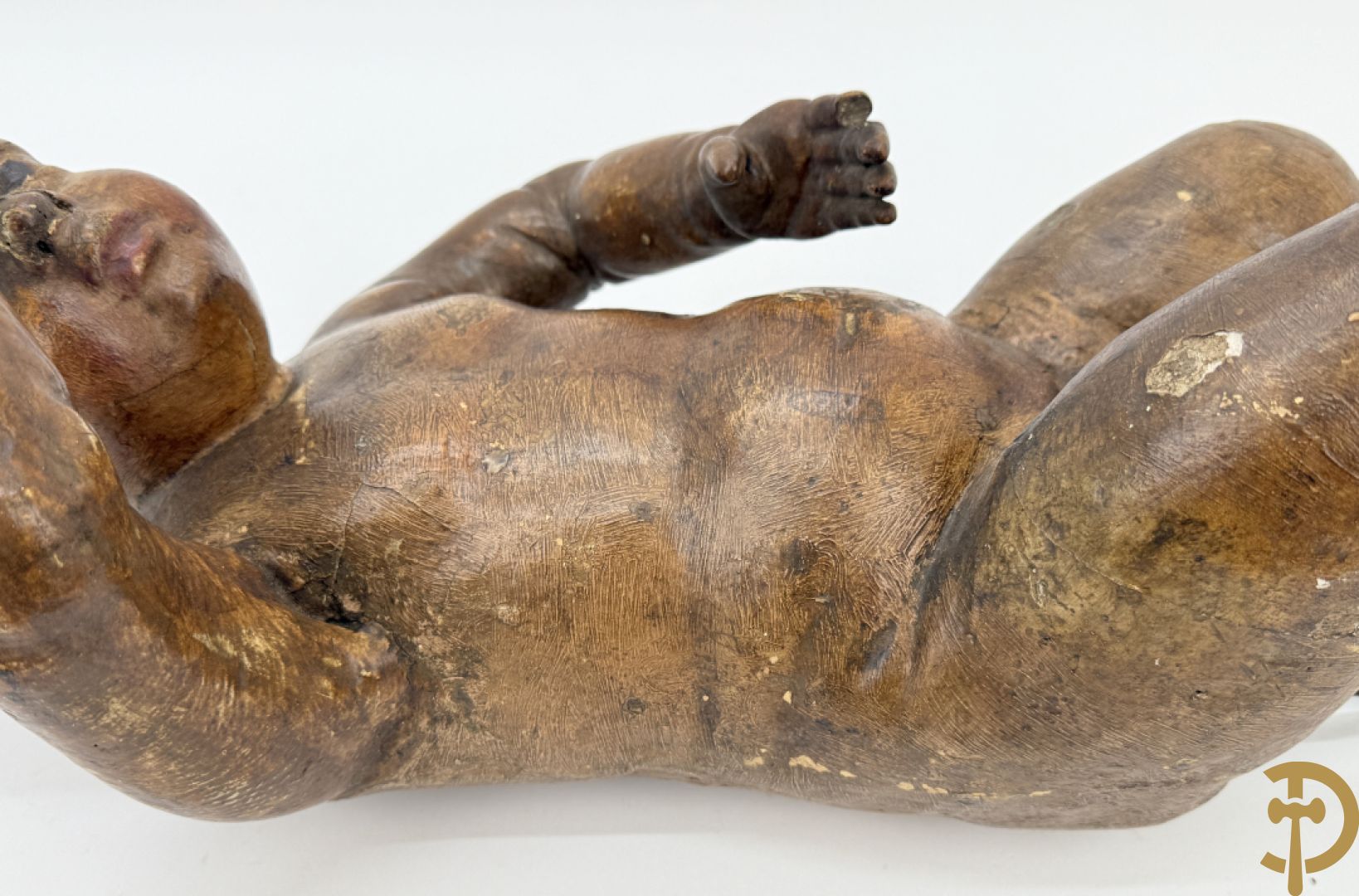 Paar houtgesculpteerde en gepolychromeerde cupido