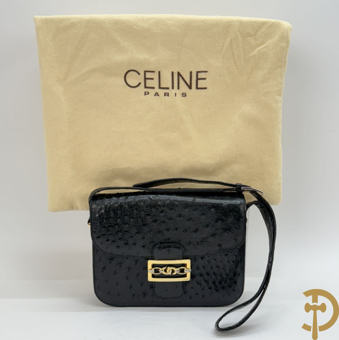 Vintage handtas in struisvogelleder met koperen ornament, Celine Paris, met bijhorende stofzak