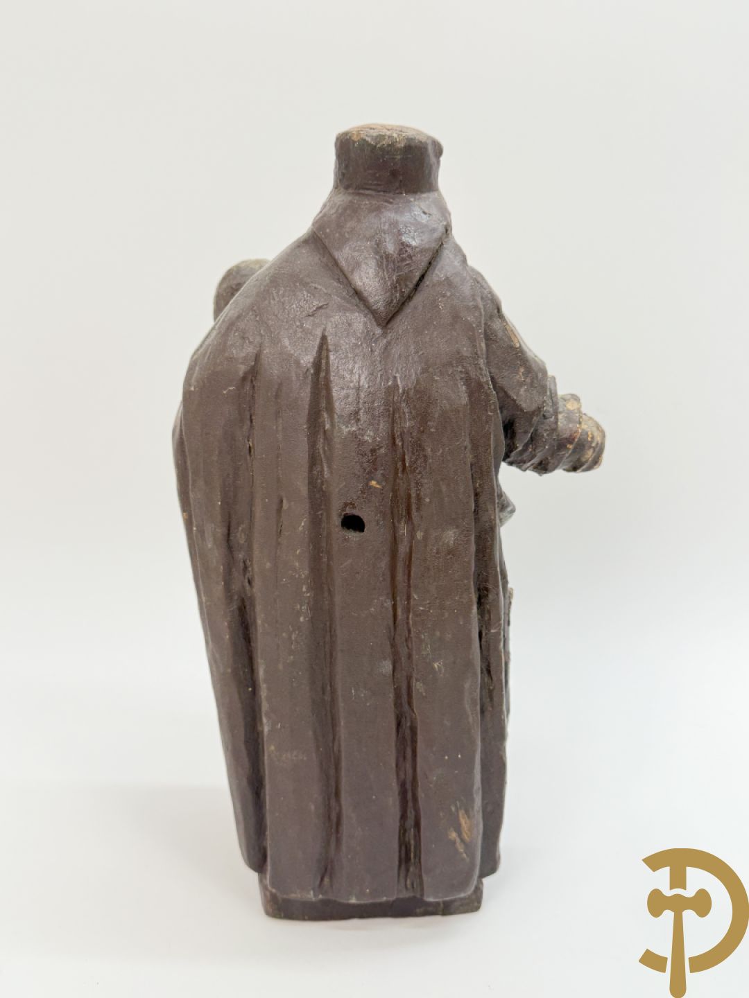 Gepolychromeerde houtsculptuur van Sint-Antonius met kind + gepolychromeerde houtgesculpteerde Madonna met kind + houtsculptuur van Sint-Jacob