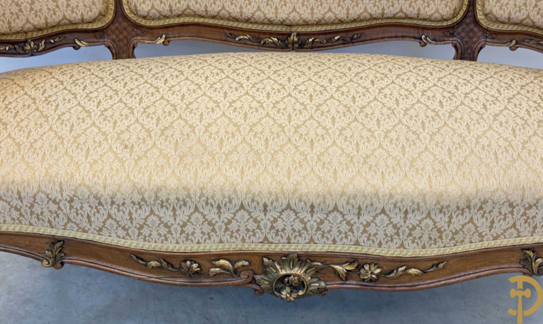 Notelaren Louis XV canapé en 2 armzetels met rocailles