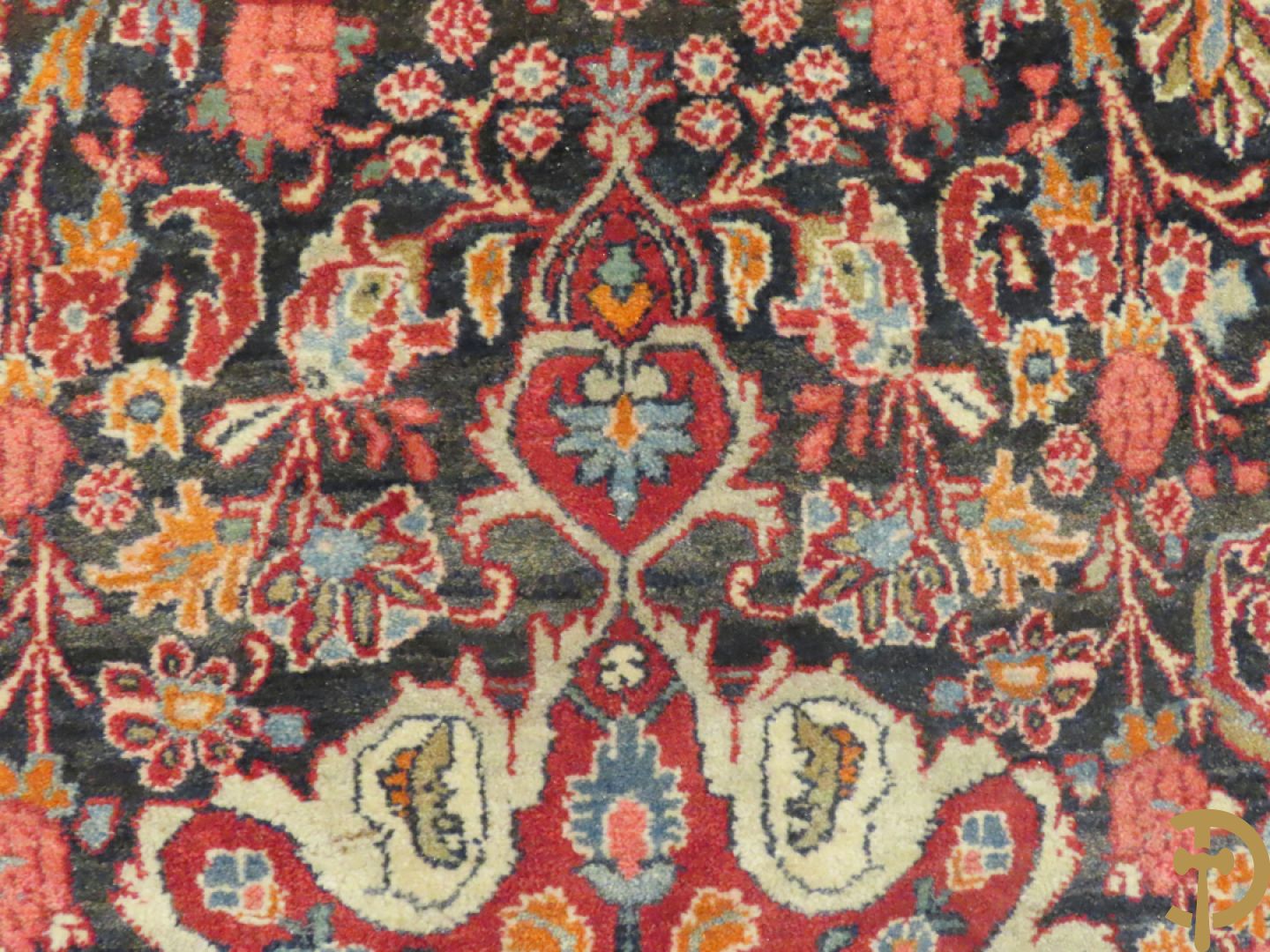 Oosters handgeknoopt tapijt Bidjar met centraal medaillon en bloemendecor