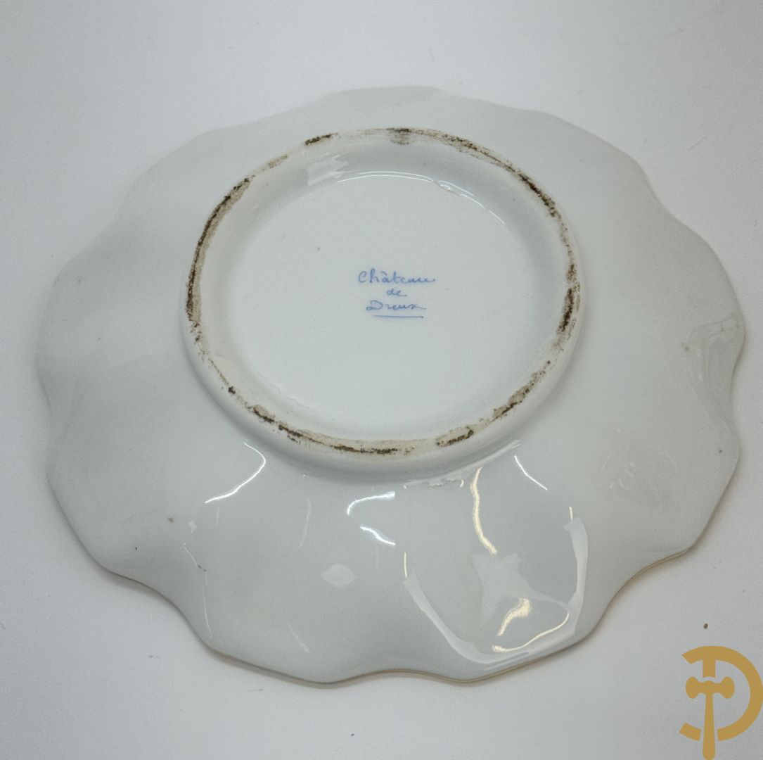 Paar Vieux Bruxelles cornetvazen met religieuse symboliek + grote tas op onderschaal + amfoorvaas