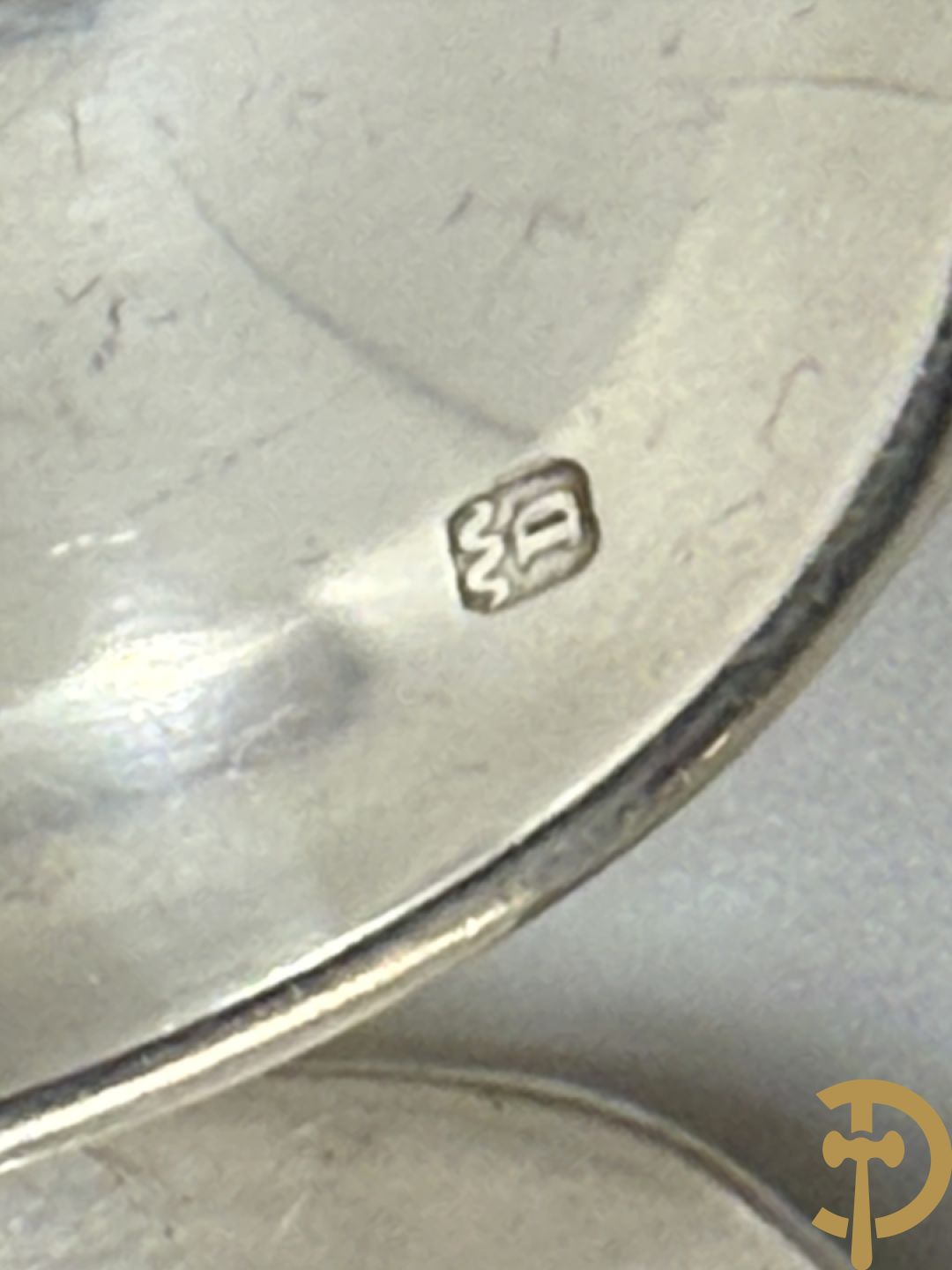 Massief zilveren bestek Delheid bestaande uit 12 vorken, 12 lepels en 12 koffielepels