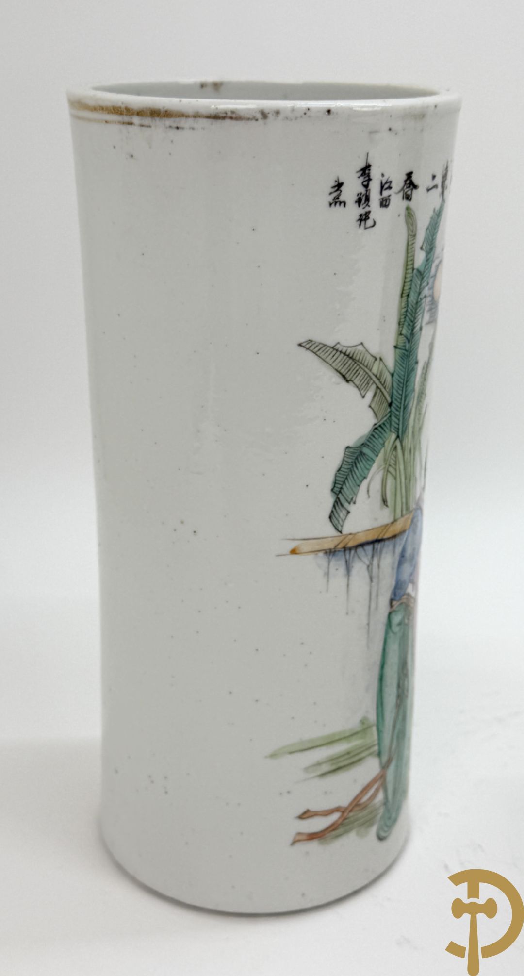 Chinese porseleinen rolvaas met damesdecor, getekend + Chinese porseleinen republieksvaas met damesdecor