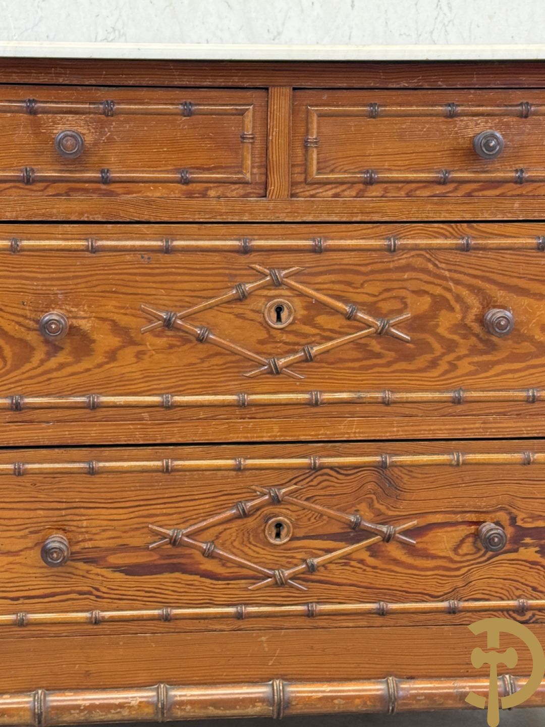 Bamboe opschiktafel mt 4 lades, wit marmeren blad en spiegel