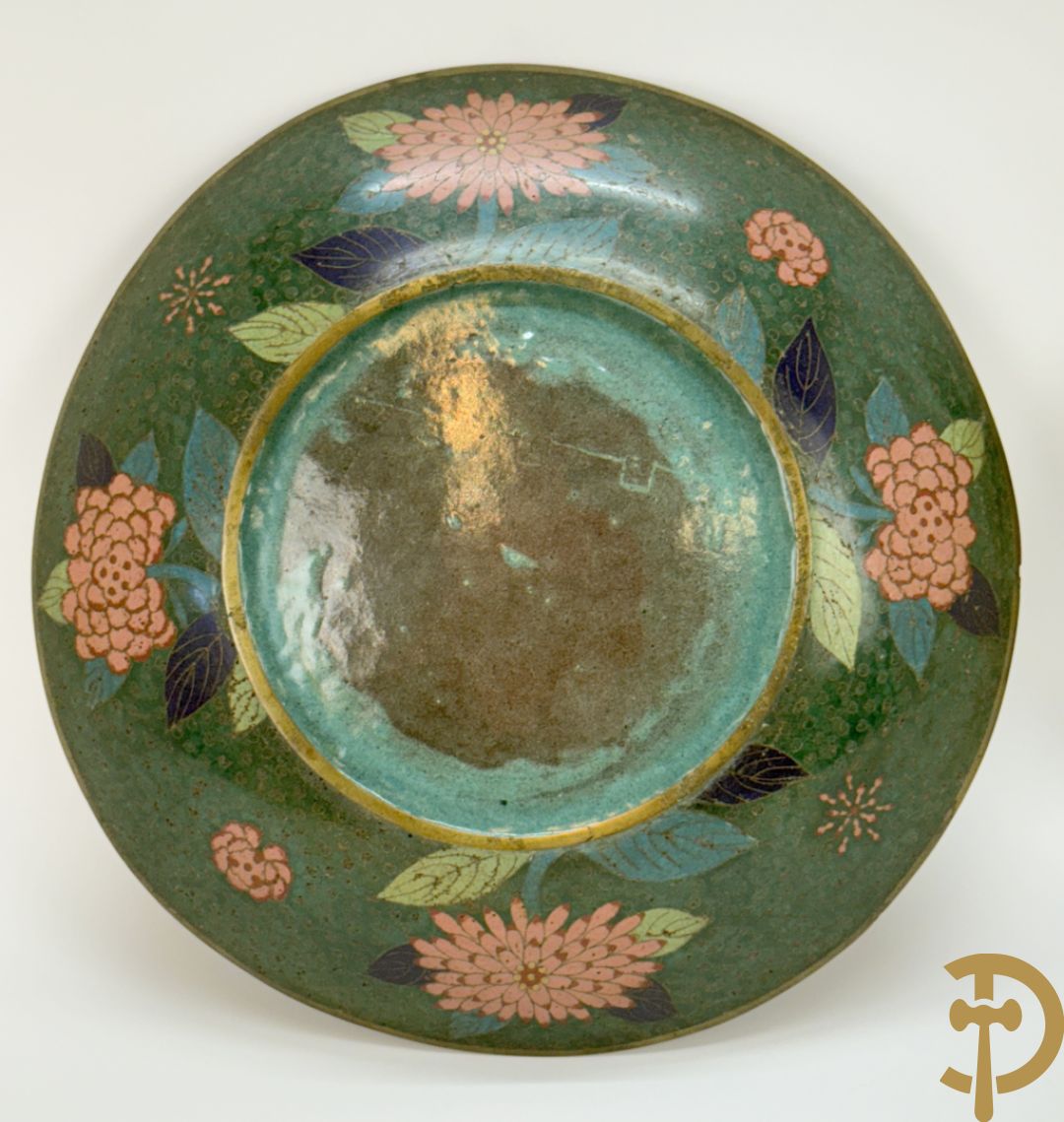 Twee cloisoné borden met vogel- en bloemendercor