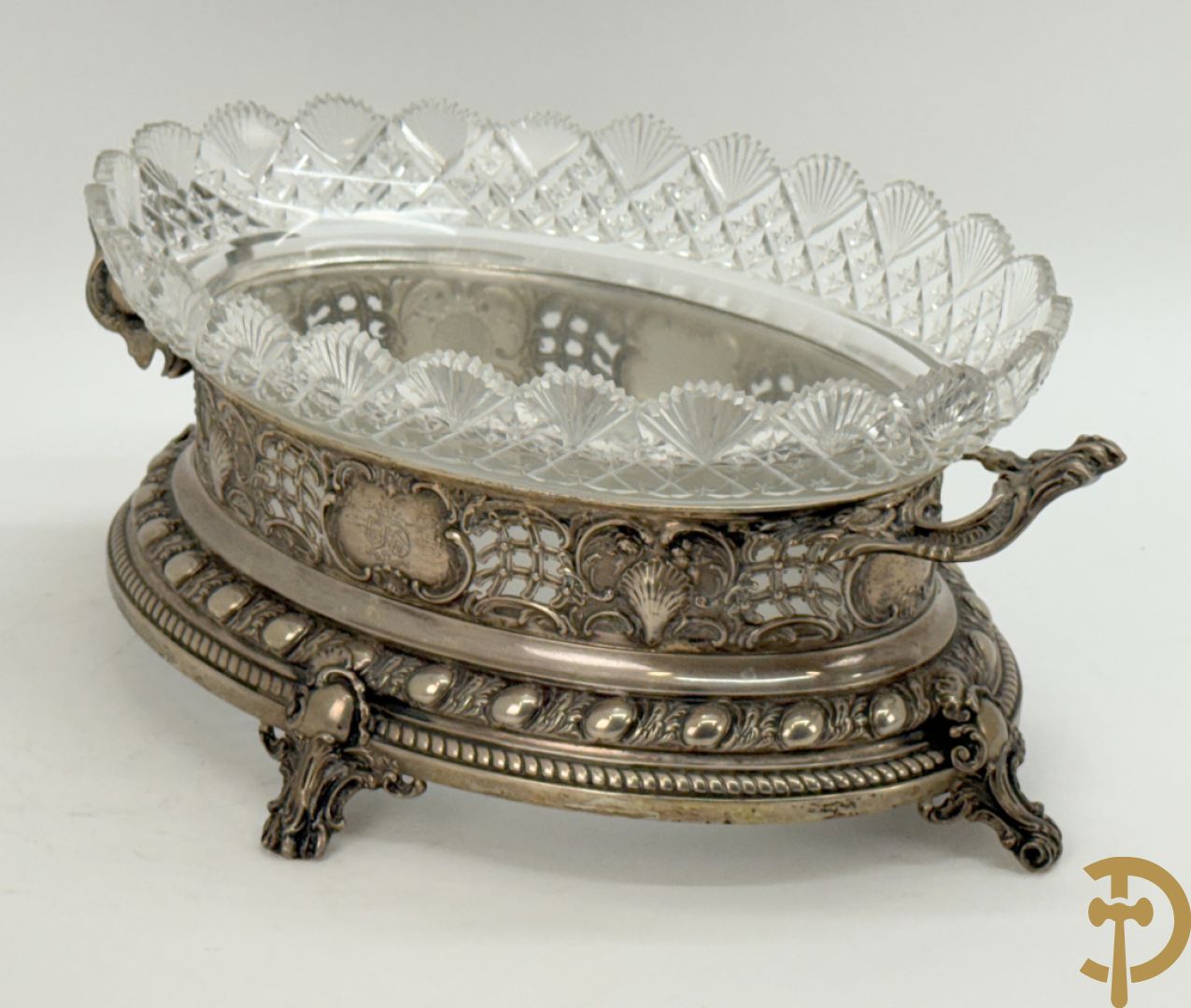 Massief zilveren ovale milieu de table met kristallen coupe
