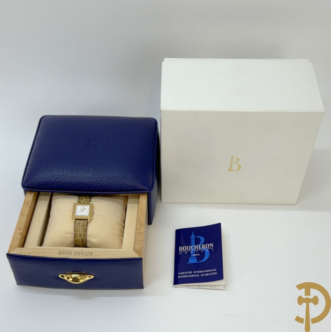 Geelgouden dameshorloge Boucheron Carrée in bijhorende lederen box, gemerkt 18 Kt. en genummerd 403436 - Met 2 verschillende bandjes + certificaten