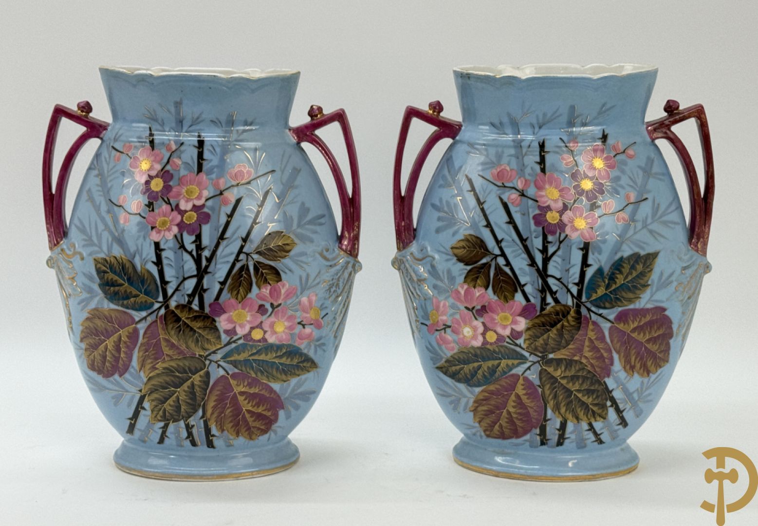 Paar porseleinen vazen met bloemendecor