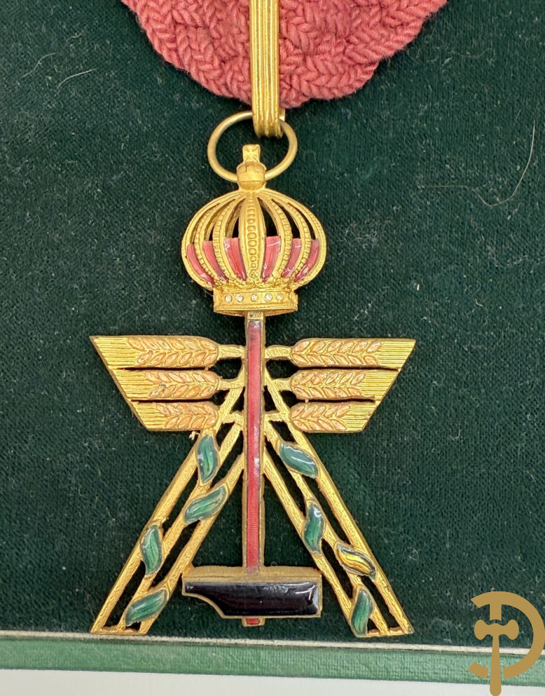 Belgisch ereteken van de arbeid in schrijn