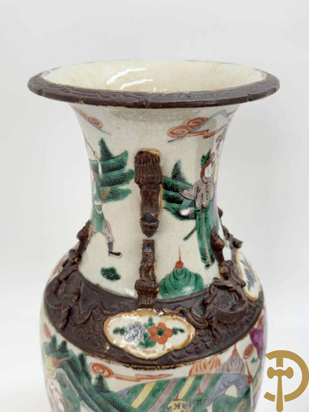 Twee Nankinvazen met geanimeerd krijgerdecor