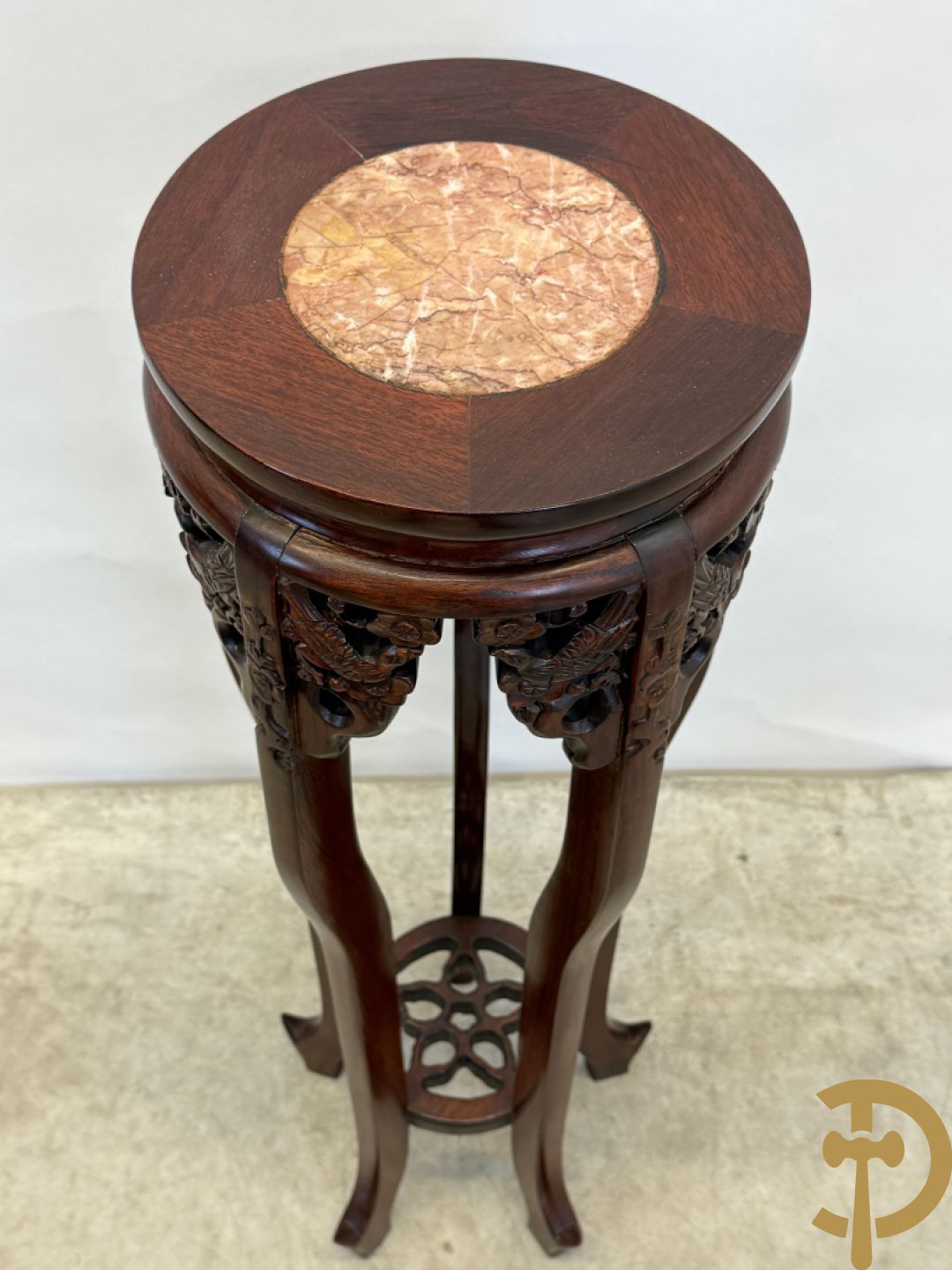 Chinese hardhouten lage sokkel + Chinese hardhouten hoge sokkel op 5 poten + Chinese hardhouten kleine sokkel