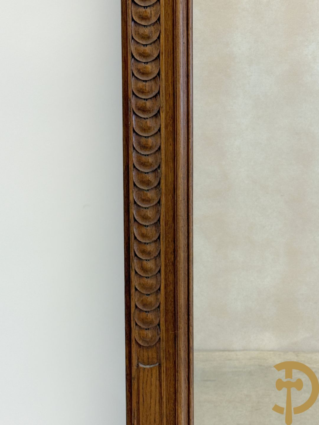 Massief eiken spiegel met knorrenlijst, hermen en Neo Renaissance sculptuur