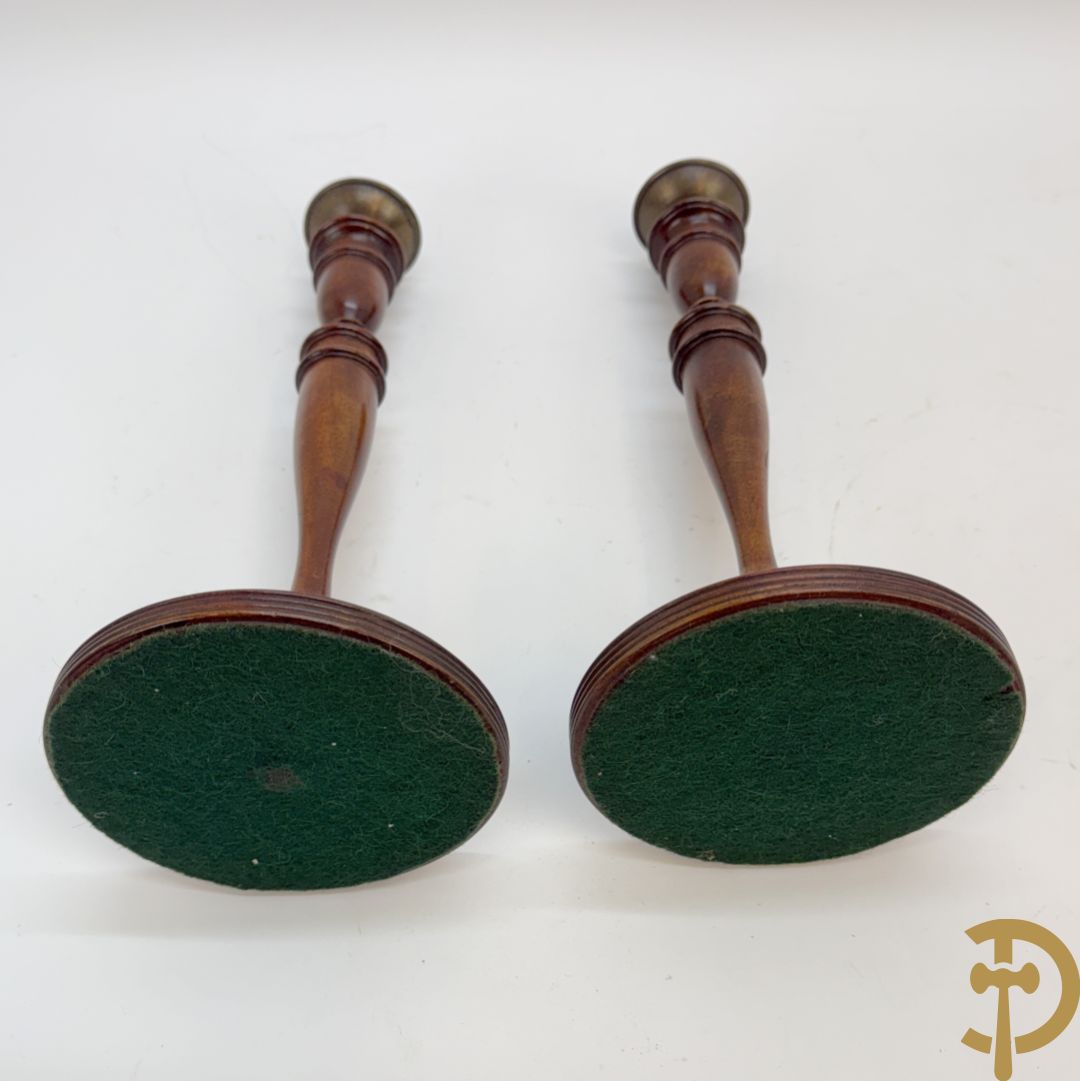 Paar houten lampadaires + paar houten ballusterkandelaars