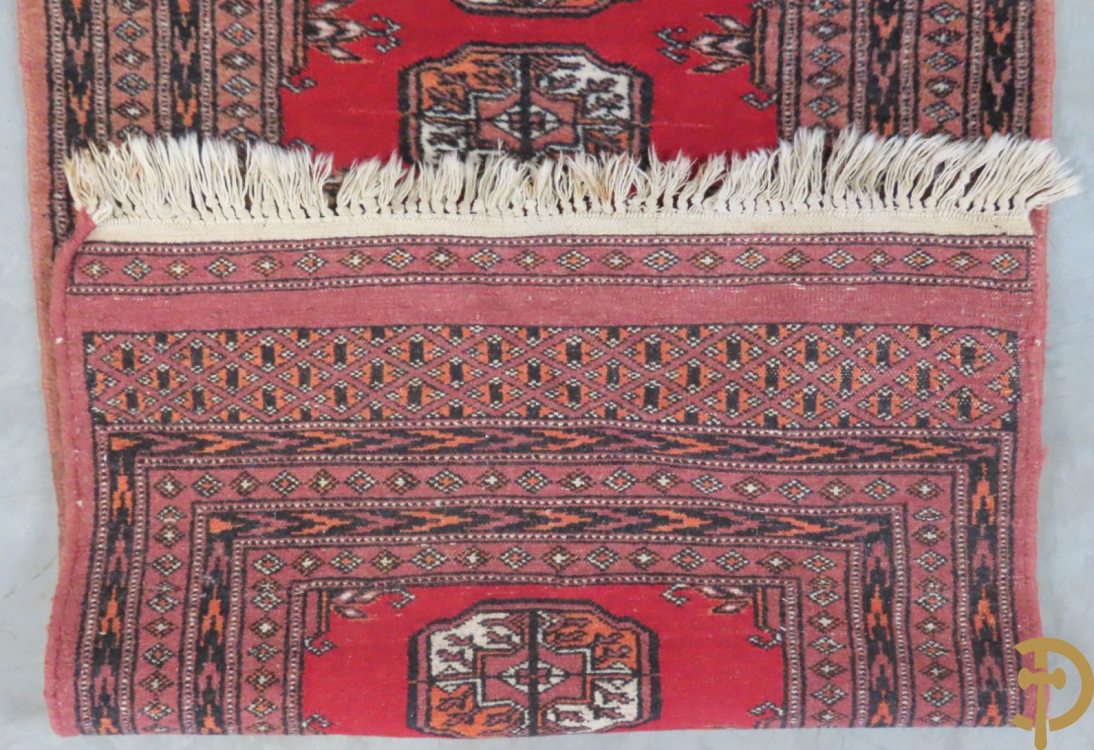 Zes oosterse handgeknoopte tapijten w.o. 2 Bouchara, Hamadan en 2 voettapijtjes