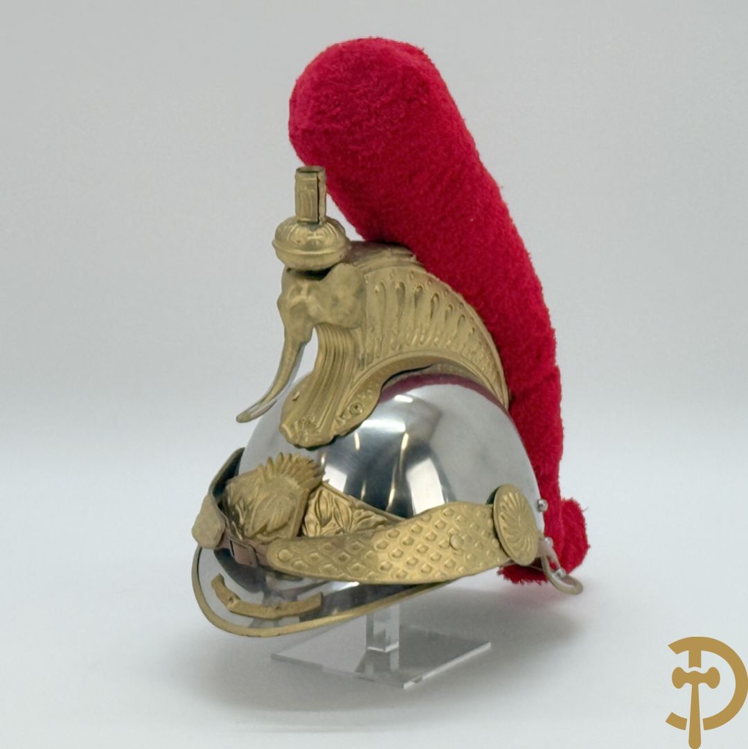 Metalen helm van de Republikeinse garde van de Ivoorkust